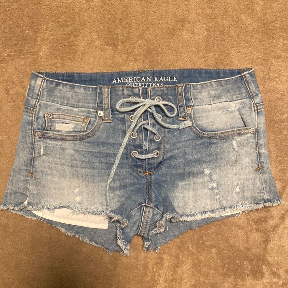 Cute American Eagle tie up jean shorts